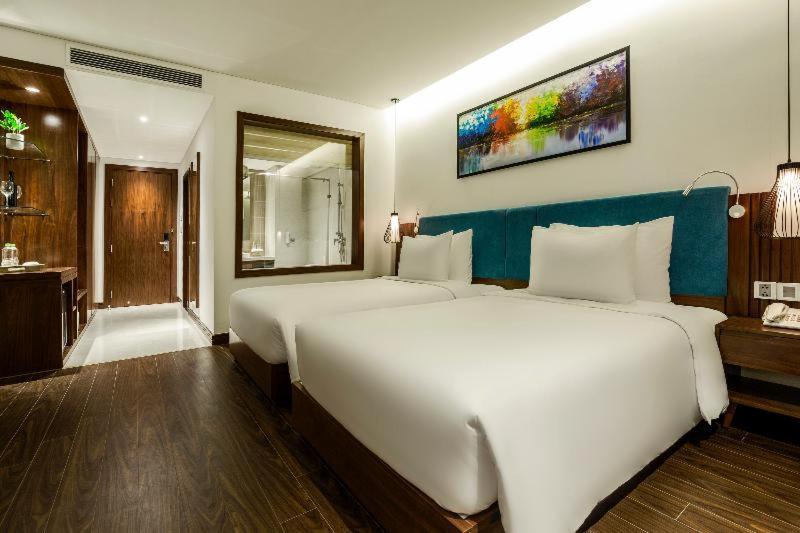 Maximilan Danang Beach Hotel Cameră foto