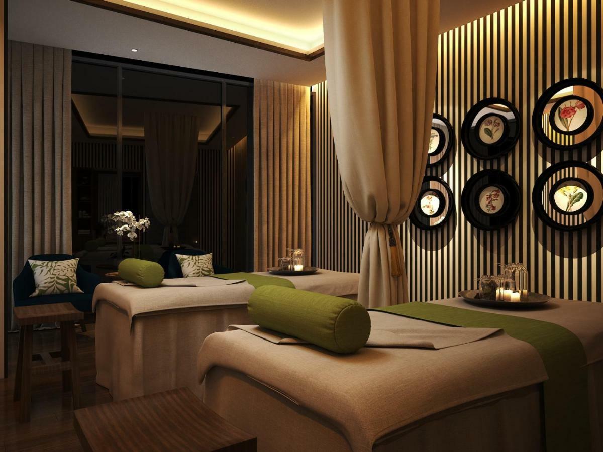 Maximilan Danang Beach Hotel Exterior foto